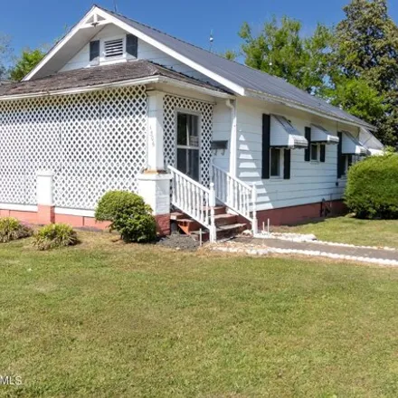 Buy this 2 bed house on 516 Magnolia Street in Elizabeth City, NC 27909