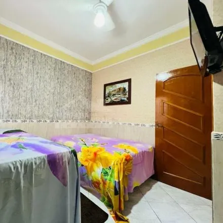 Rent this 3 bed house on Rua João Ramalho in Aviação, Praia Grande - SP