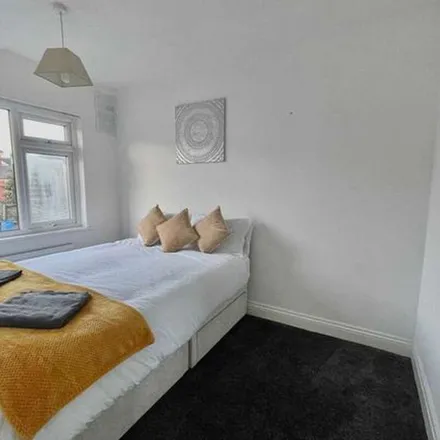 Image 1 - Easterly Crescent, Leeds, LS8 2SG, United Kingdom - Duplex for rent