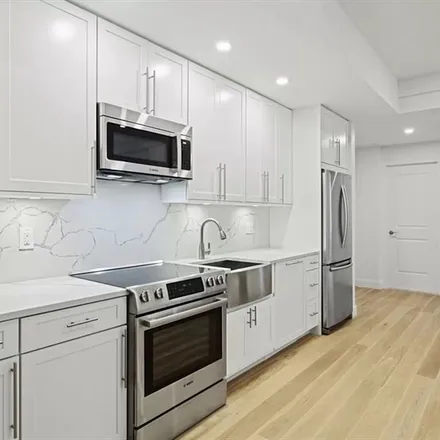 Rent this 3 bed apartment on 777 3rd Avenue in New York, NY 10017