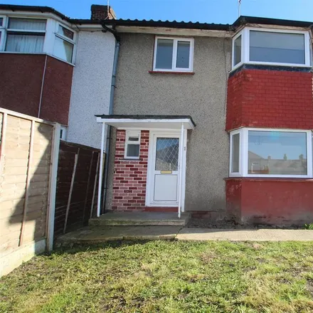 Rent this 4 bed townhouse on Parkway in Bradford, BD5 8PR
