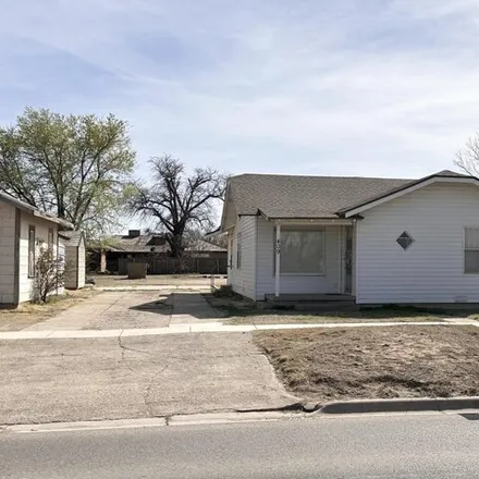 Image 1 - 225 Southwest 5th Street, Dimmitt, TX 79027, USA - House for sale