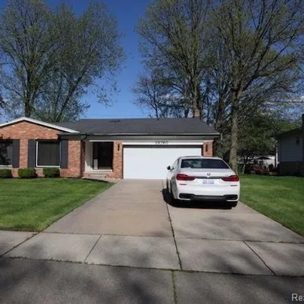 Buy this 4 bed house on 29838 Aberdeen Lane in Southfield, MI 48076