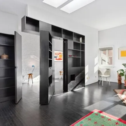 Buy this studio townhouse on 405 West 21st Street in New York, NY 10011