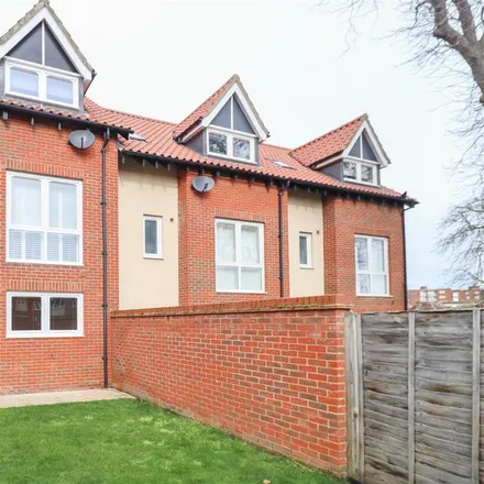 Rent this 4 bed townhouse on Abernant Drive in Newmarket, CB8 0FH