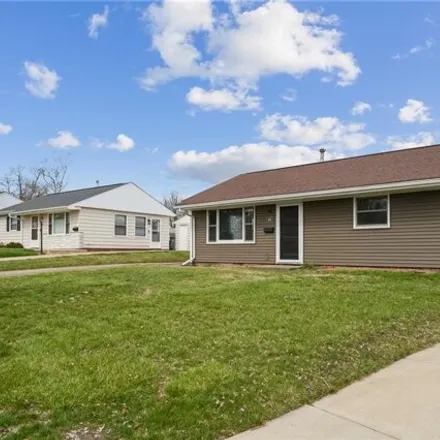 Image 3 - 1638 12th Avenue Southwest, Cedar Rapids, IA 52404, USA - House for sale