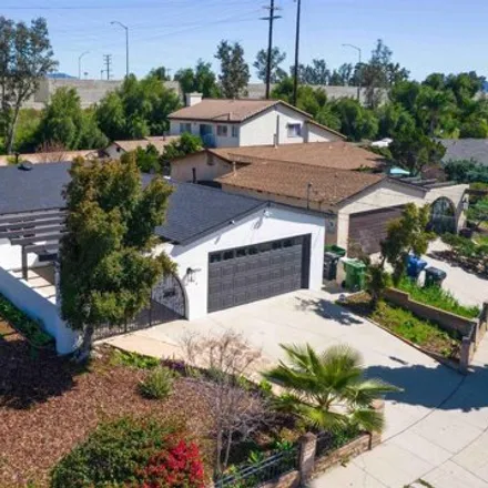 Image 2 - 8059 Teesdale Avenue, Los Angeles, CA 91605, USA - House for sale