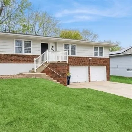 Buy this 3 bed house on 7556 East 118th Street in Kansas City, MO 64134