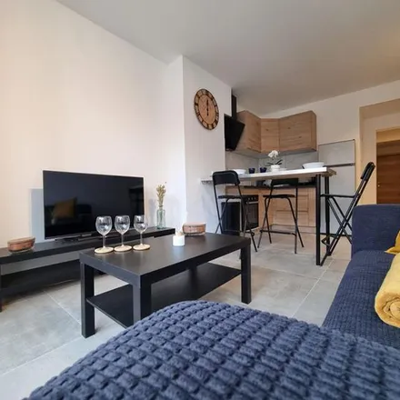 Rent this 3 bed apartment on Rue du Fort 43 in 6000 Charleroi, Belgium