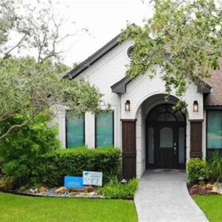 Rent this 4 bed house on 372 Thunderbird Avenue in McAllen, TX 78504