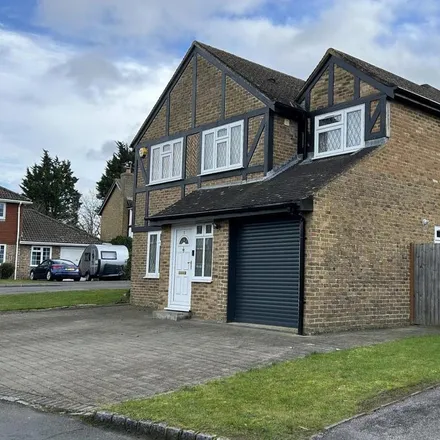 Rent this 5 bed house on Kestrel Close in Guildford, GU4 7DR