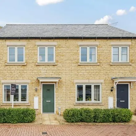 Buy this 3 bed duplex on Wellesley Close in Moreton-in-Marsh, GL56 0FH