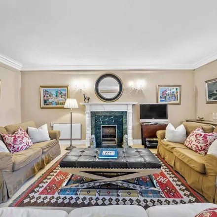 Rent this 2 bed apartment on Palace Place Mansions in 36 Kensington Court, London