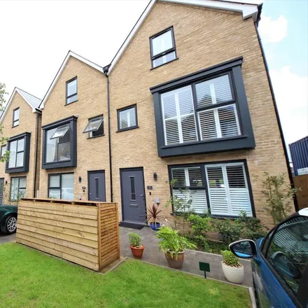 Rent this 4 bed townhouse on Castle Road in Bournemouth, Christchurch and Poole