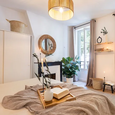 Image 8 - 25 Rue Lambert, 75018 Paris, France - Apartment for rent