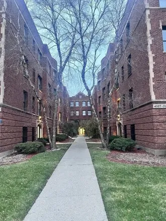 Buy this 2 bed condo on 4523-4531 South Drexel Boulevard in Chicago, IL 60653
