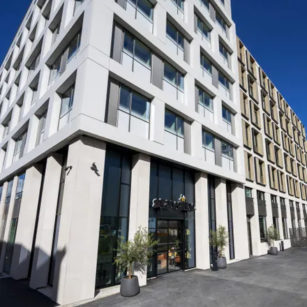 Image 8 - 1 Place des Trois Frères Enghels, 92400 Courbevoie, France - Apartment for rent
