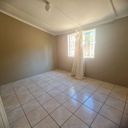 Image 3 - Regina Road, Raisethorpe, Pietermaritzburg, South Africa - Apartment for rent