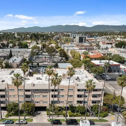 Buy this 2 bed condo on 14615 Erwin Street in Los Angeles, CA 91411