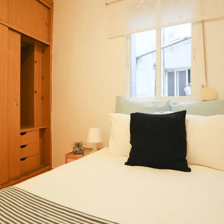 Rent this 1 bed apartment on Madrid in Fitz Burger, Calle de Gabriel Lobo