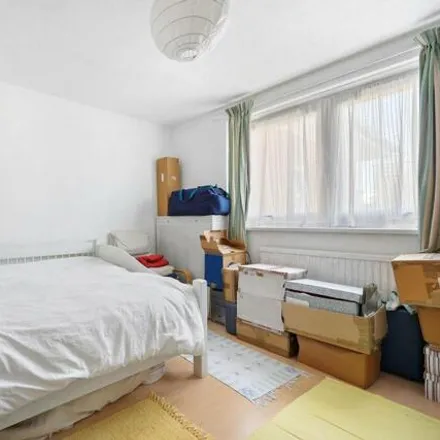 Image 2 - British Street, Bromley-by-Bow, London, E3 4RF, United Kingdom - Apartment for sale