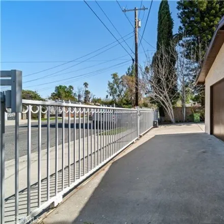 Image 7 - 19286 Strathern Street, Los Angeles, CA 91335, USA - House for rent