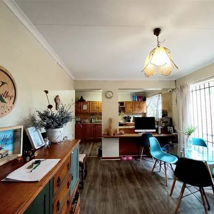 Image 5 - 386 Beaufort West Street, Faerie Glen, Gauteng, 0043, South Africa - Apartment for rent