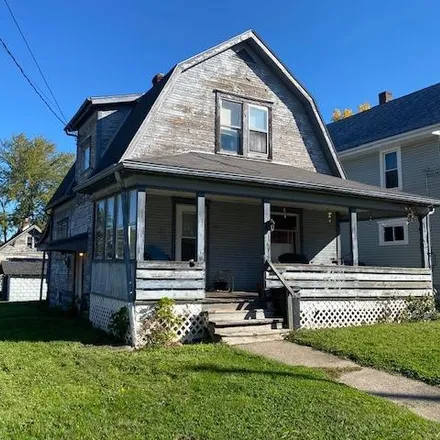 Buy this 2 bed house on 526 Vine Street in Ashland, OH 44805