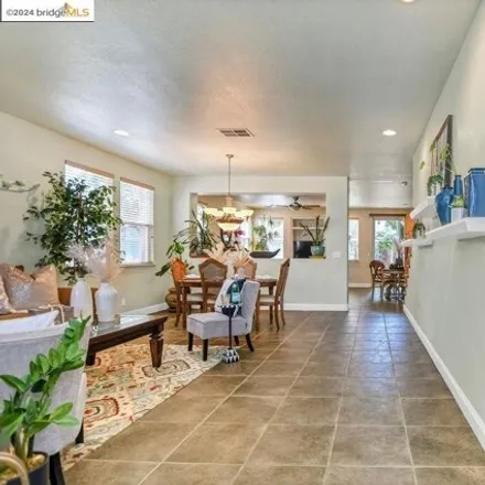 Image 3 - 138 Amador Court, Sand Hill, Oakley, CA 94561, USA - House for sale