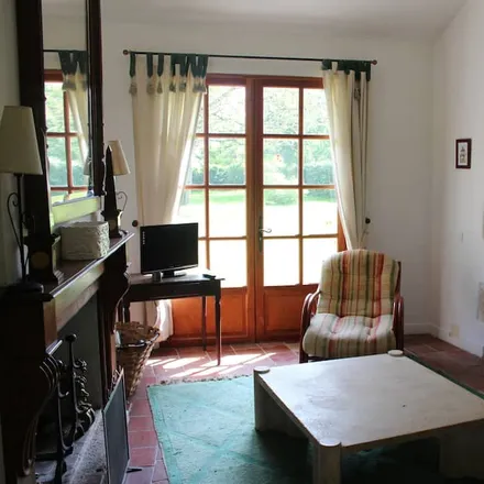 Rent this 3 bed townhouse on 32410 Castéra-Verduzan