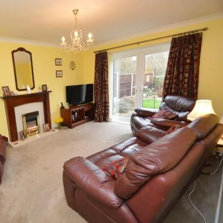 Image 2 - Riverbank Close, Keadby, DN17 3BE, United Kingdom - House for sale