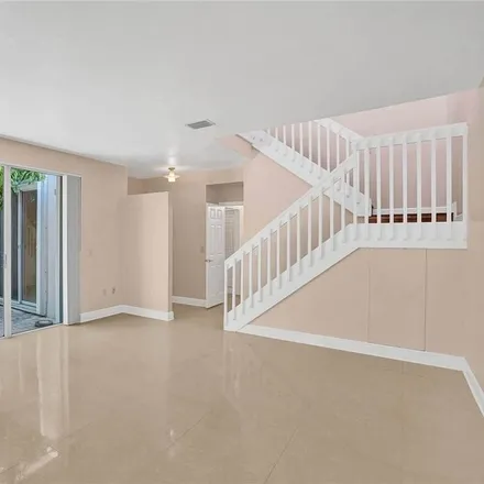 Image 2 - 1565 Yellowheart Way, Hollywood, FL 33019, USA - Townhouse for rent