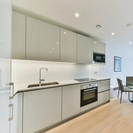 Image 2 - Hurlock Heights, Deacon Street, London, SE17 1FH, United Kingdom - Apartment for rent