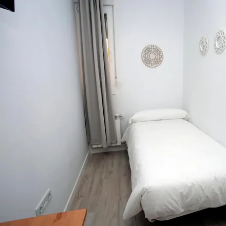 Image 1 - Madrid, Hostal Alicante, Calle del Arenal, 16, 28013 Madrid - Room for rent