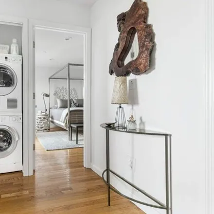 Image 6 - 204 Lawrence Avenue, New York, NY 11230, USA - Condo for sale