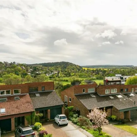 Image 5 - Artington Walk, Guildford, GU2 4DL, United Kingdom - Townhouse for sale