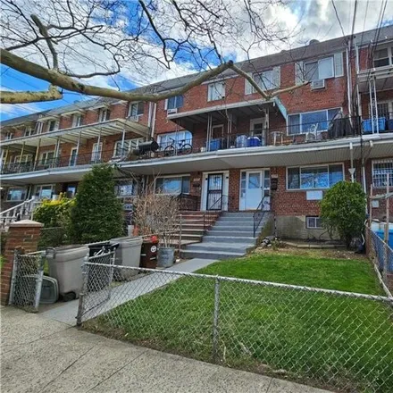 Buy this 6 bed house on 1600 East 94th Street in New York, NY 11236