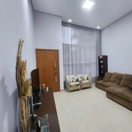 Buy this 3 bed house on unnamed road in Esperança, Londrina - PR