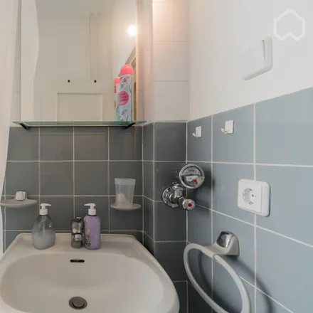 Rent this 2 bed apartment on Podbielskiallee 44 in 14195 Berlin, Germany
