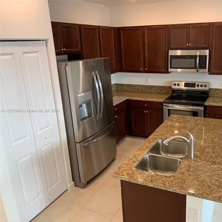 Image 4 - unnamed road, Andover Lakes Estates, Miami-Dade County, FL 33179, USA - Townhouse for rent