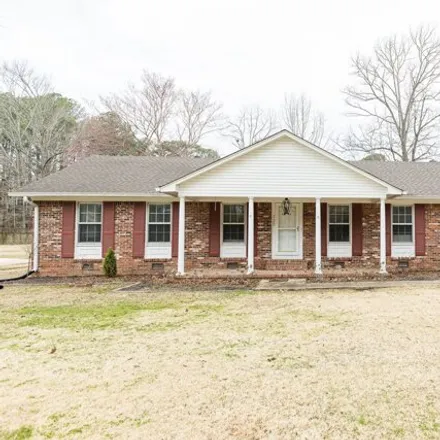 Buy this 3 bed house on 2127 N Hickory Rd in Corinth, Mississippi