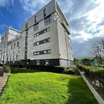 Rent this 2 bed apartment on Meadowside Quay Walk in Thornwood, Glasgow