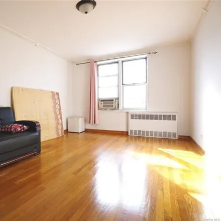 Image 7 - 63-45 Saunders Street, New York, NY 11374, USA - Apartment for sale
