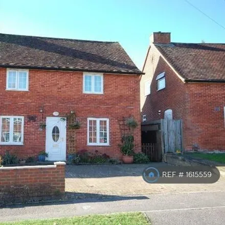 Rent this 4 bed house on Stuart Crescent in Winchester, SO22 4AP