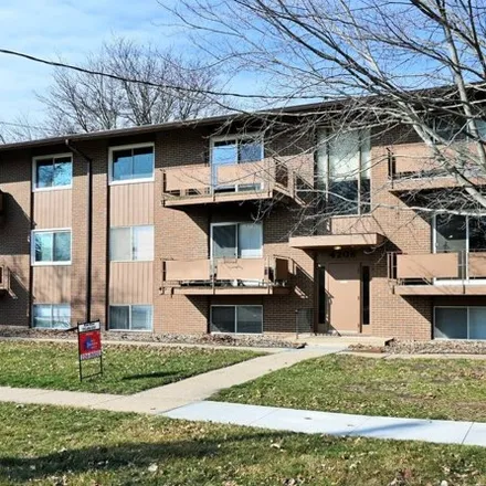 Buy this 2 bed condo on 6403 Aurora Avenue in Urbandale, IA 50322