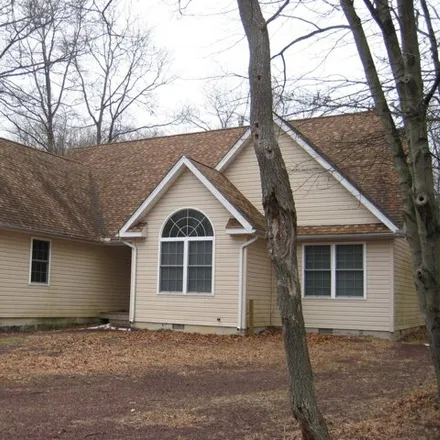 Image 2 - 85 North Shore Drive, Indian Mountain Lake, Carbon County, PA 18210, USA - House for rent