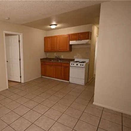 Image 4 - 3035 East Carey Avenue, North Las Vegas, NV 89030, USA - Apartment for rent
