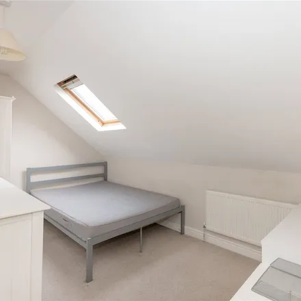 Rent this 3 bed apartment on Grenfell Road in London, CR4 2BZ