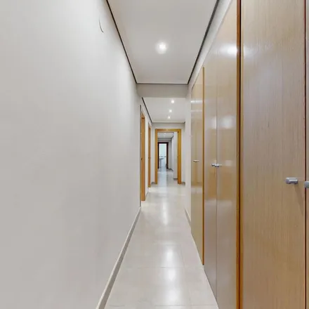 Rent this 6 bed apartment on Julia Perfumeria in Carrer d'Enmig, 12001 Castelló de la Plana