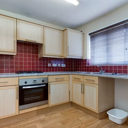 Rent this 3 bed townhouse on Heol Iscoed in Swansea, SA5 4NG